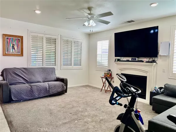 Fontana, CA 92336,5365 Pine Leaf Avenue