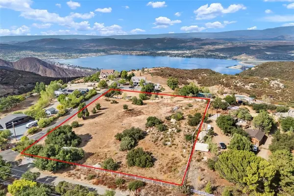 2 S. Main Divide, Lake Elsinore, CA 92530