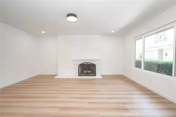 Tustin, CA 92780,12700 Newport Ave #24