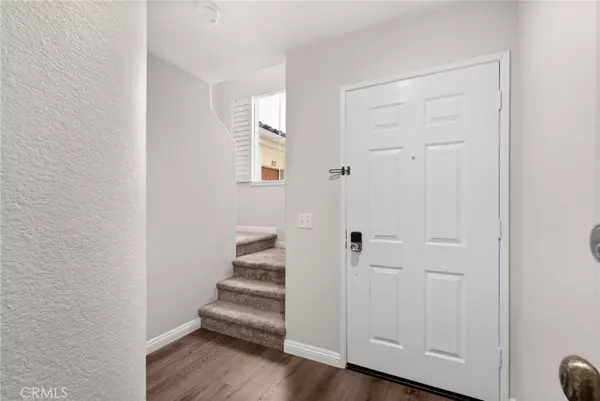 Irvine, CA 92618,811 Larkridge