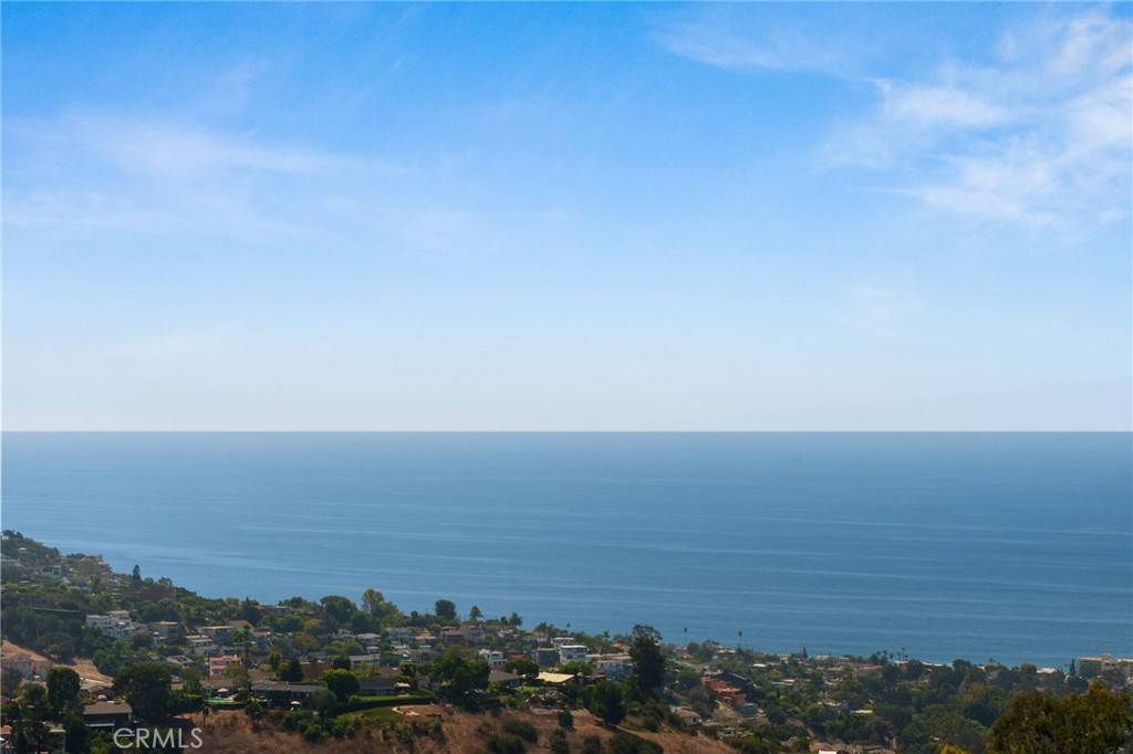 Laguna Beach, CA 92651,2155 Temple Hills DR
