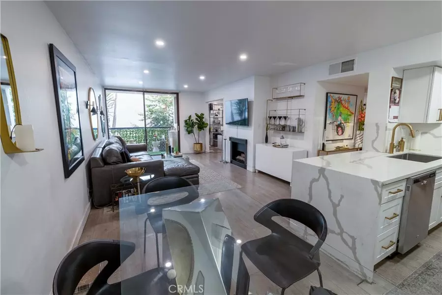 906 Doheny DR #303, West Hollywood, CA 90069