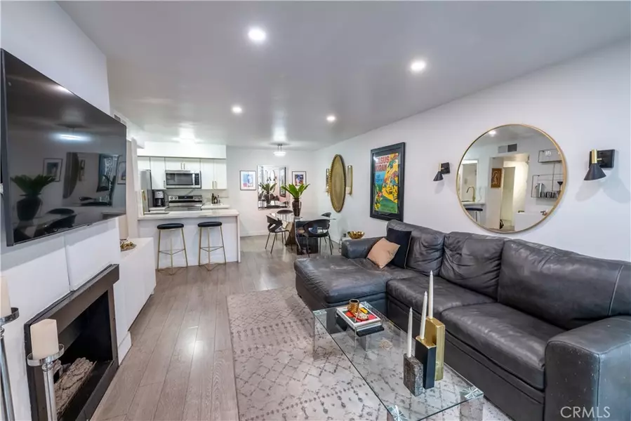 906 Doheny DR #303, West Hollywood, CA 90069