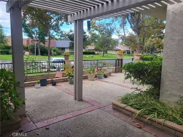 Irvine, CA 92612,2 Hawthorn