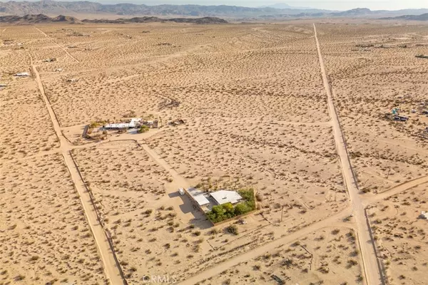 Joshua Tree, CA 92252,66136 Mars DR