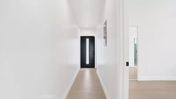 Los Angeles, CA 90029,1215 N. Kingsley DR N