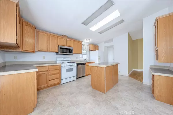 Fountain Valley, CA 92708,209 Road Runner