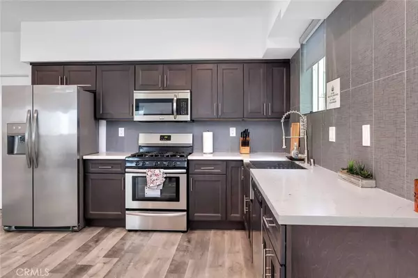 Los Angeles, CA 90027,1344 N Kenmore