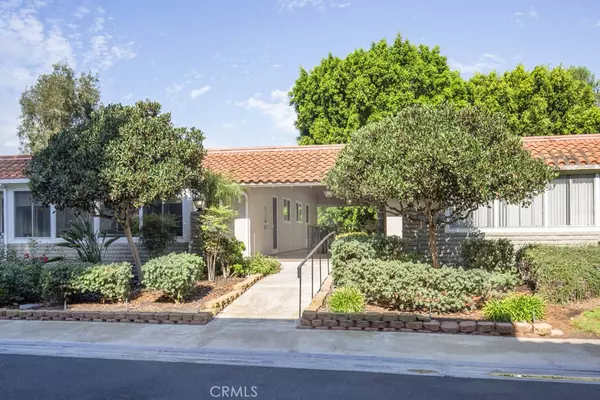 3307 Via Carrizo #B, Laguna Woods, CA 92637