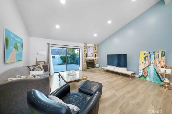 Irvine, CA 92604,34 Lone Pine #40