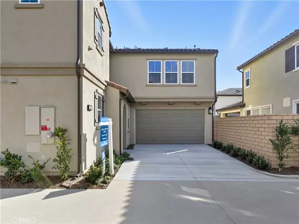 Placentia, CA 92870,582 McFadden ST