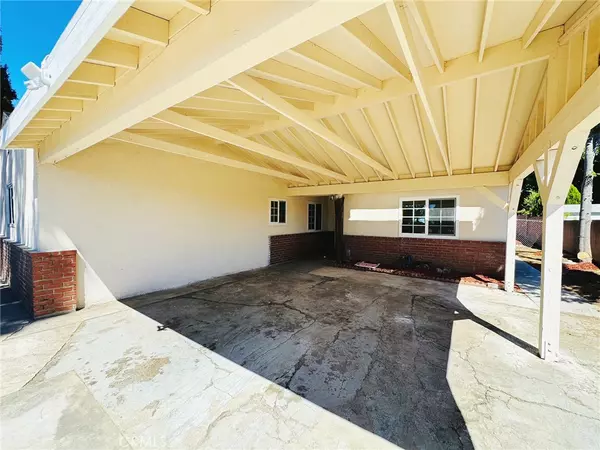 Pacoima, CA 91331,9906 LEV AVE