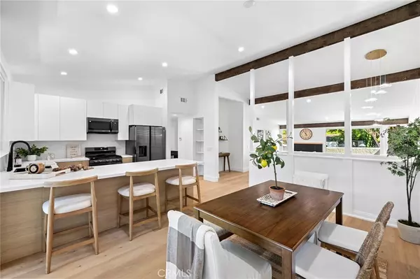 558 Vista Flora, Newport Beach, CA 92660