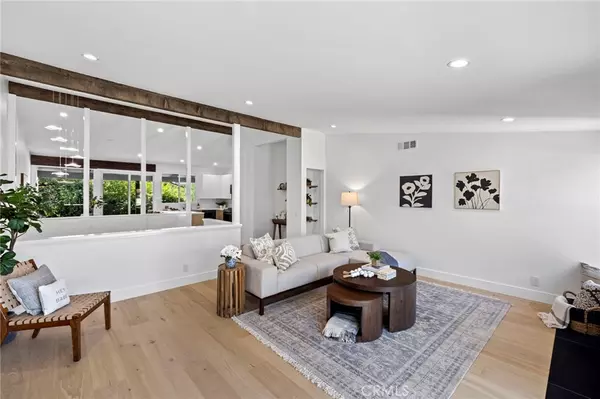 Newport Beach, CA 92660,558 Vista Flora