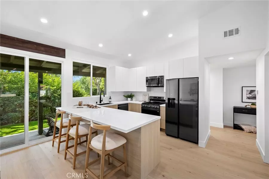 558 Vista Flora, Newport Beach, CA 92660