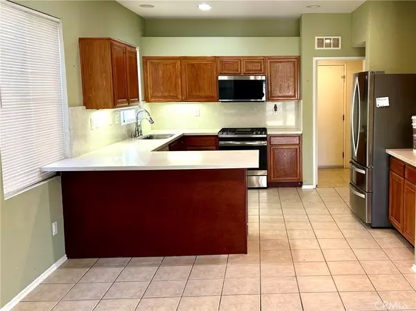 Fontana, CA 92336,16263 Starfire LN