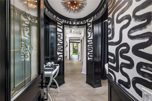 Irvine, CA 92602,8 Upland