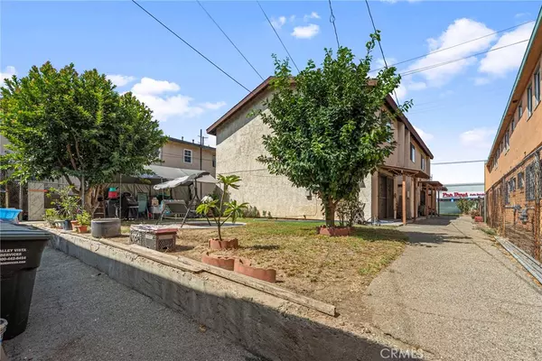 Huntington Park, CA 90255,2668 Randolph ST