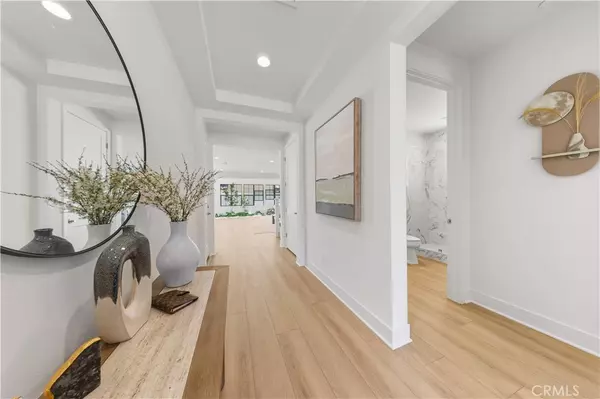 Irvine, CA 92602,168 Somera