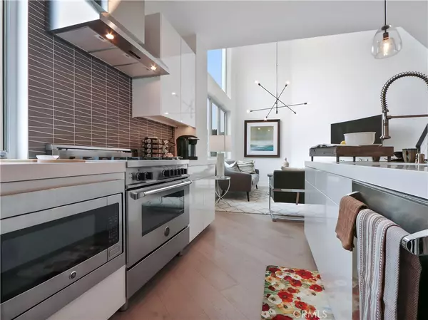 Newport Beach, CA 92663,4405 Channel PL