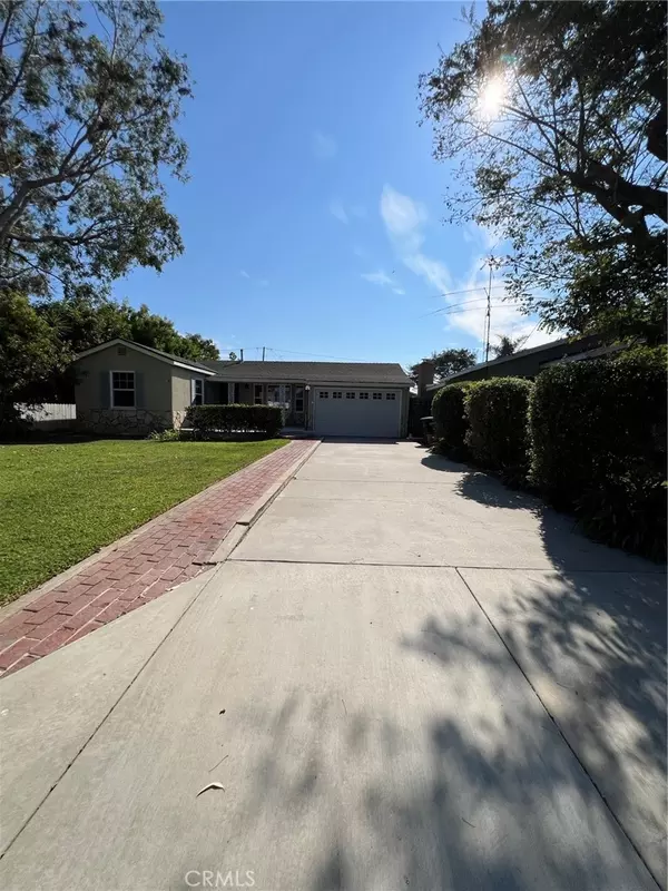 Costa Mesa, CA 92627,277 Esther