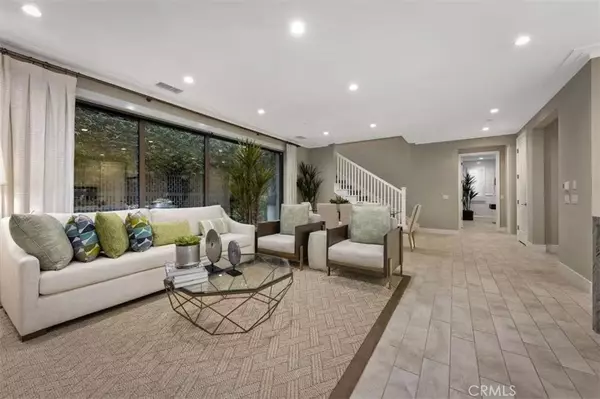 Irvine, CA 92602,166 Villa Ridge