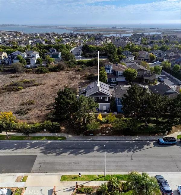 Huntington Beach, CA 92649,4711 Winthrop DR