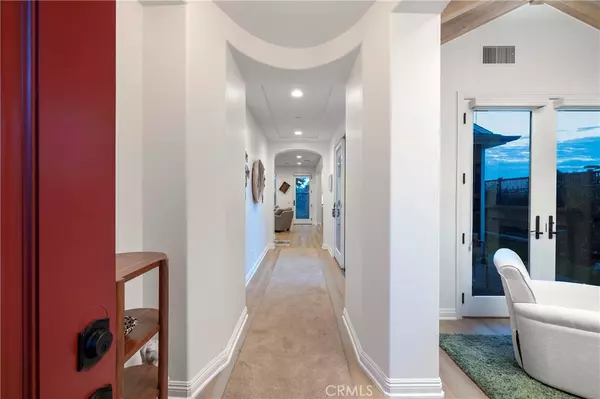 Huntington Beach, CA 92649,4711 Winthrop DR