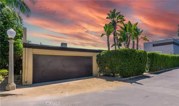 Los Angeles, CA 90069,9400 Sierra Mar DR