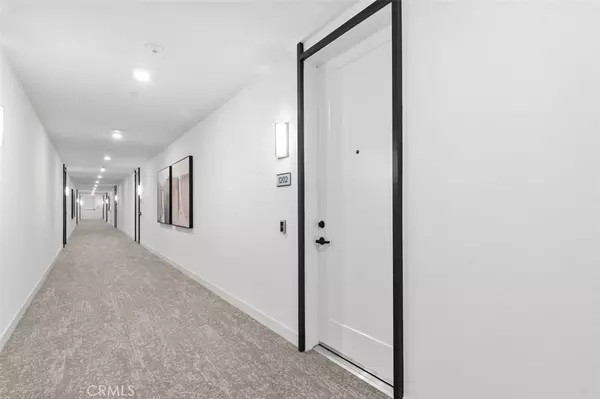 Irvine, CA 92614,1202 Rivington