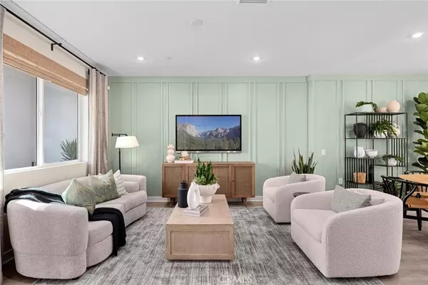 1814 E. 1st ST #320, Santa Ana, CA 92705