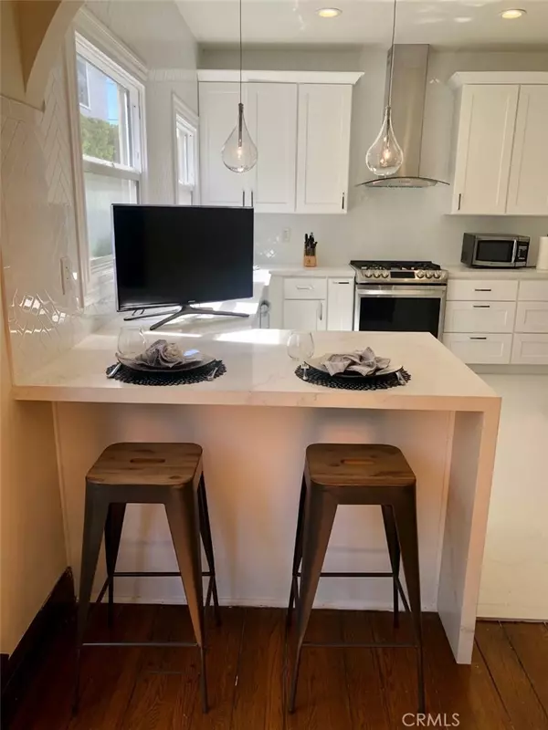 Los Angeles, CA 90036,817 817 S Mansfield AVE #1