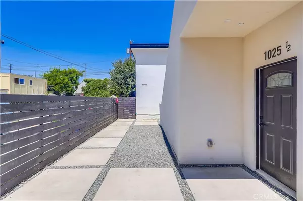 Los Angeles, CA 90011,1023 E 28th