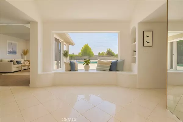 Rancho Palos Verdes, CA 90275,5726 Sunmist DR