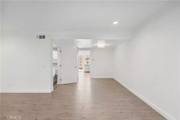 Cerritos, CA 90703,16118 Rockyriver LN