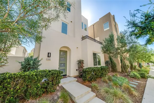 582 Cultivate, Irvine, CA 92618