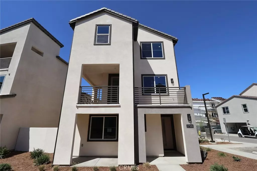 Valencia, CA 91381,27328 Bear Paw LN