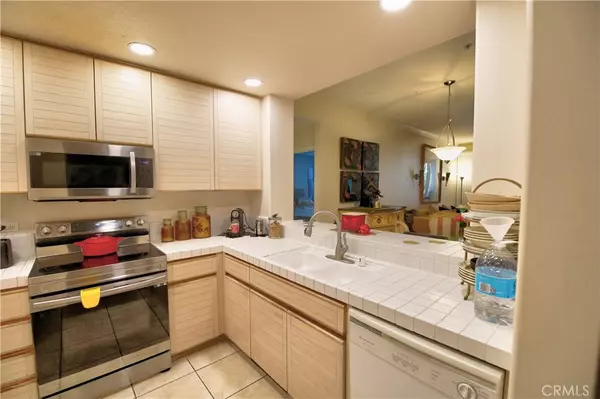 Irvine, CA 92612,2233 Martin #119