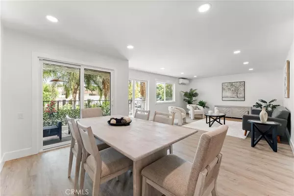 Laguna Woods, CA 92637,2393 2F W Via Mariposa W