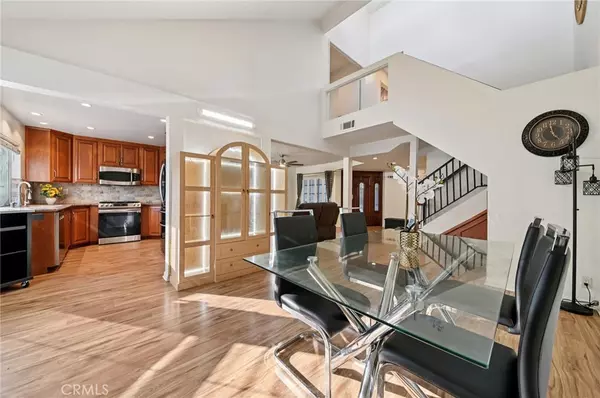 Irvine, CA 92614,17 Weepingwood