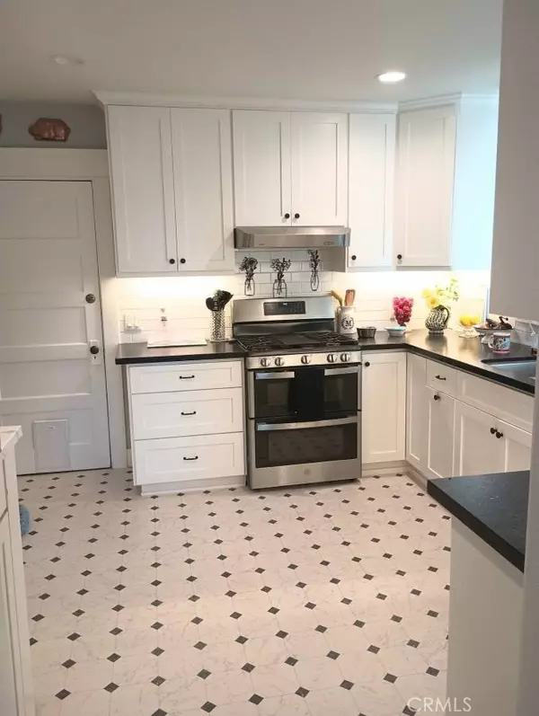 Tustin, CA 92780,540 W 2nd