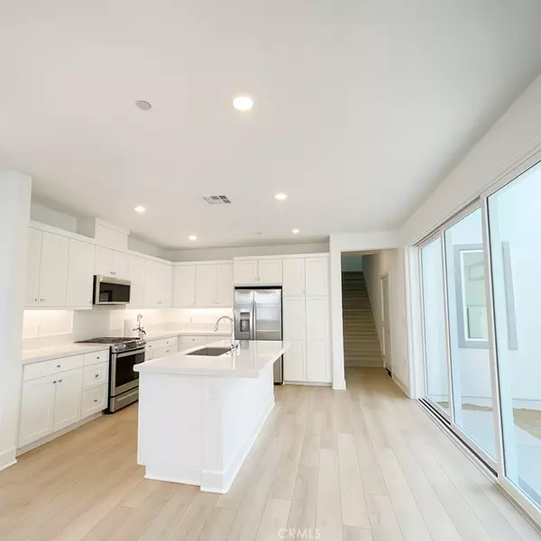 Irvine, CA 92618,360 Proctor