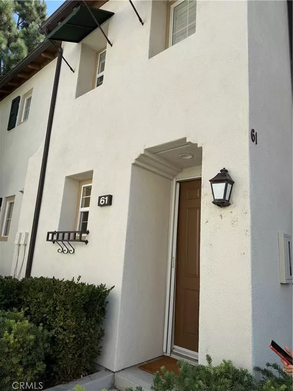 61 Olivehurst, Irvine, CA 92602