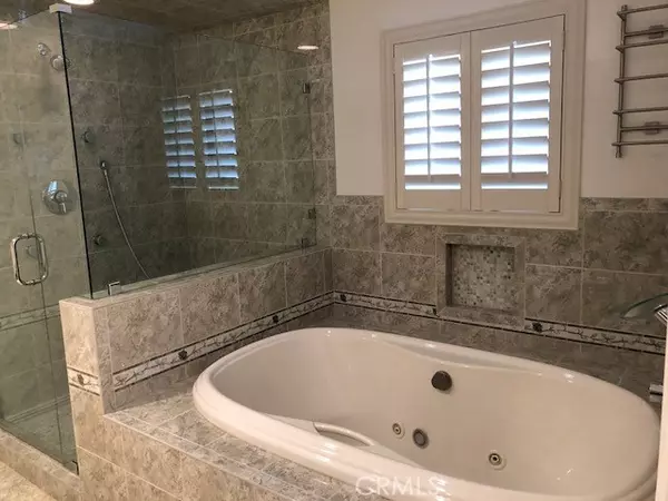 Fountain Valley, CA 92708,17200 Newhope ST #10