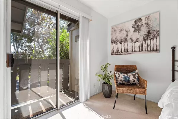 Irvine, CA 92614,1 Smokestone