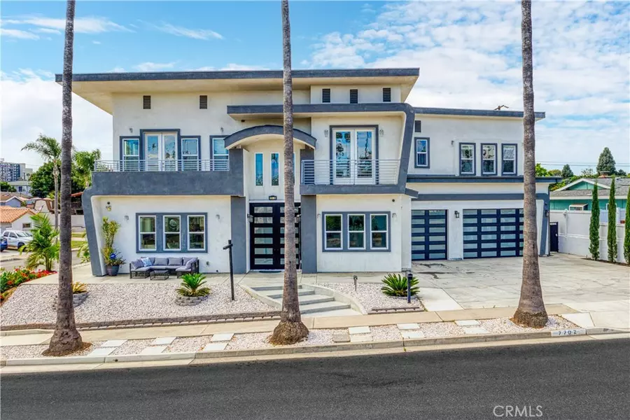 7702 Alberta, Huntington Beach, CA 92648