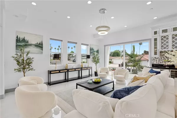 Huntington Beach, CA 92648,7702 Alberta