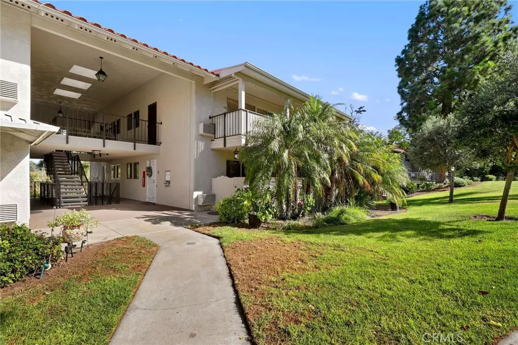 Laguna Woods, CA 92637,2285 Via Puerta #P