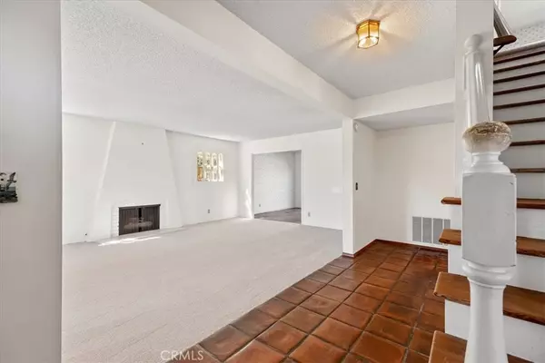 Huntington Beach, CA 92646,8331 Snowbird DR