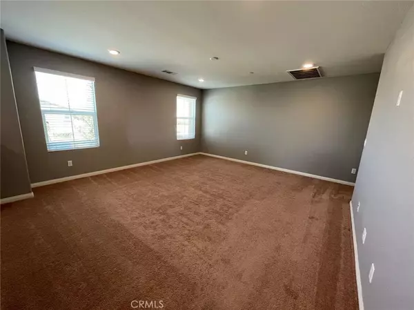 Fontana, CA 92336,16396 Rosa Linda